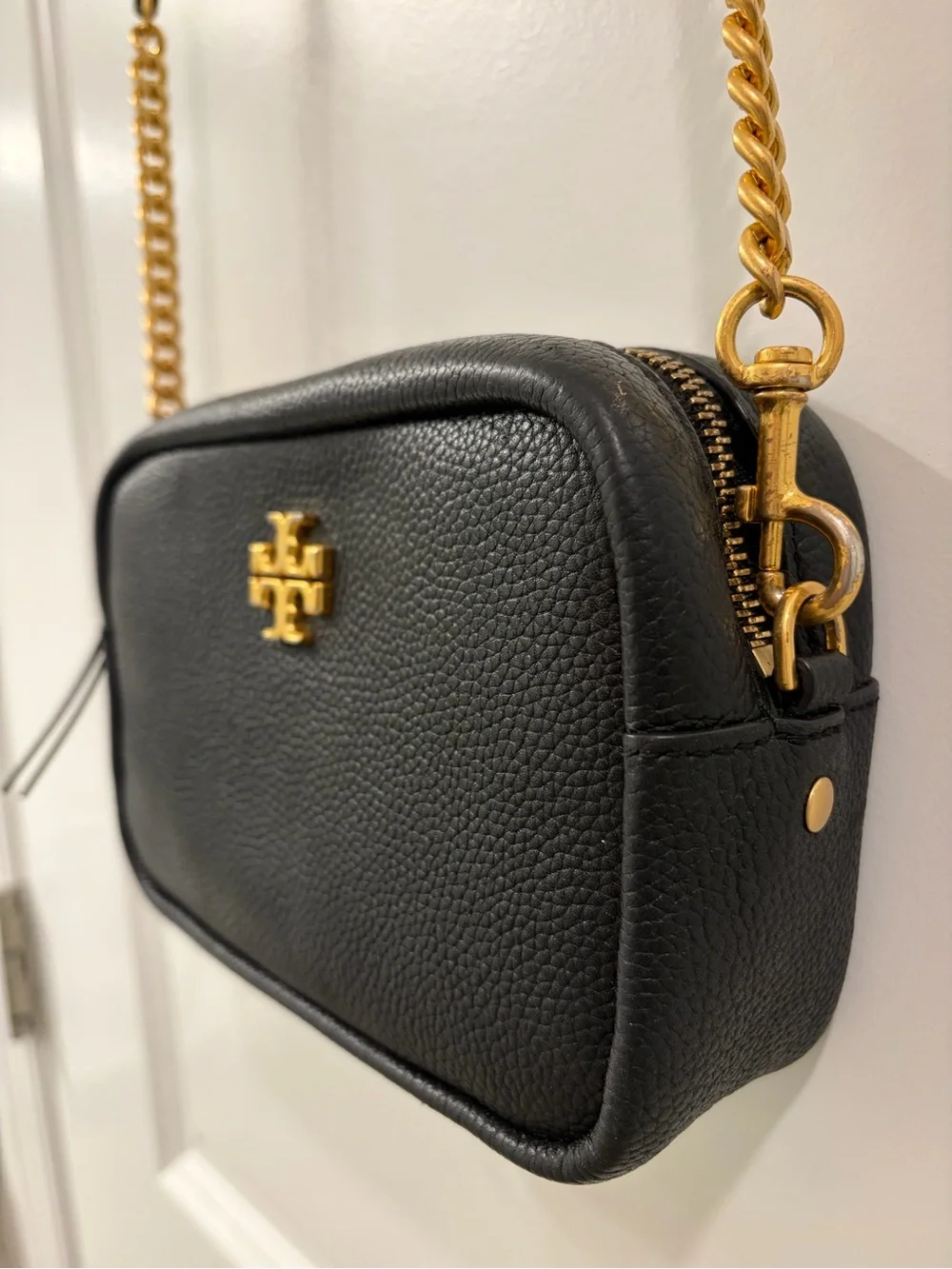 Tory Burch Kira Black Pebbled Leather Crossbody with Gold Hardware - Picture 3 of 8